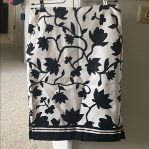Loft 00 Floral Black and White Pencil Skirt